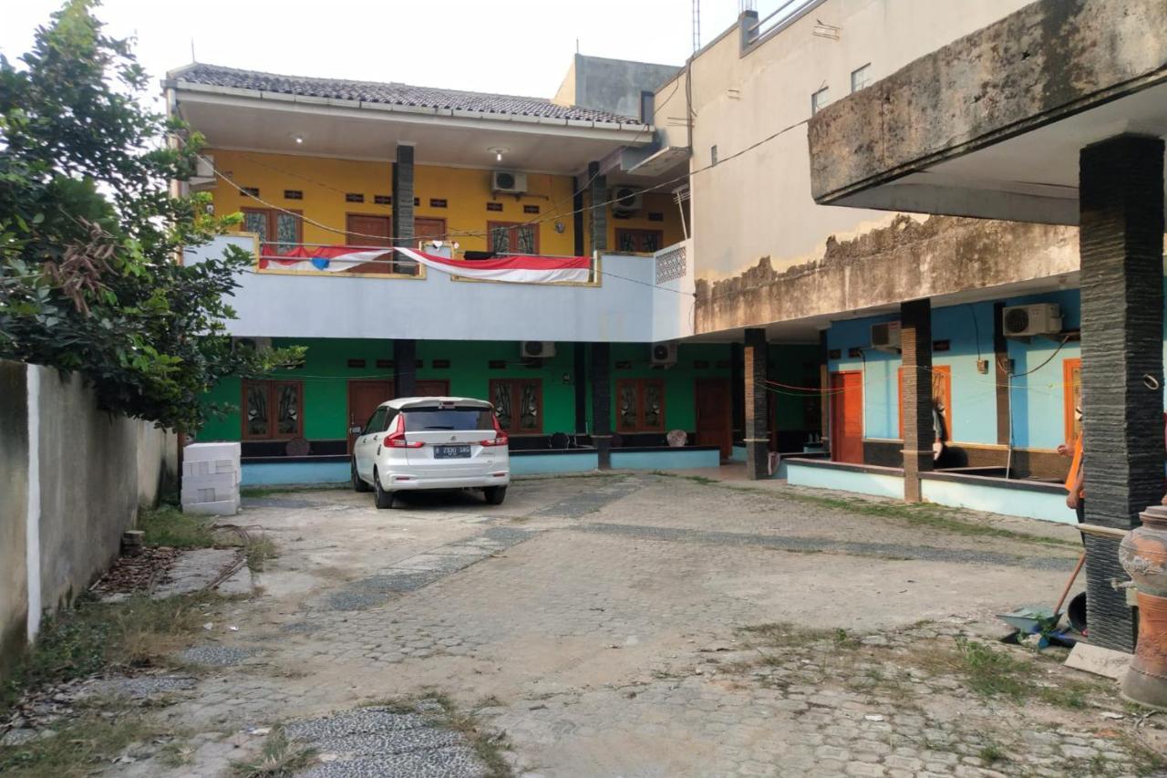 Hotel Oyo 90628 Griya Euis Dan Aisha Syari'ah 2*