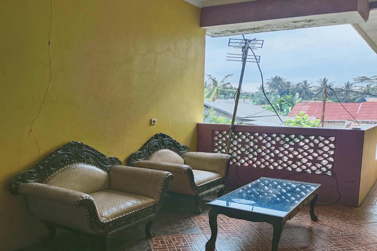 Oyo 90628 Griya Euis Dan Aisha Syari'ah Hotel