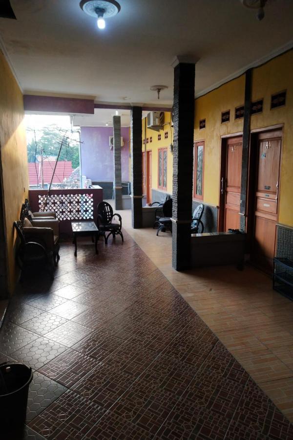 Oyo 90628 Griya Euis Dan Aisha Syari'ah Serang