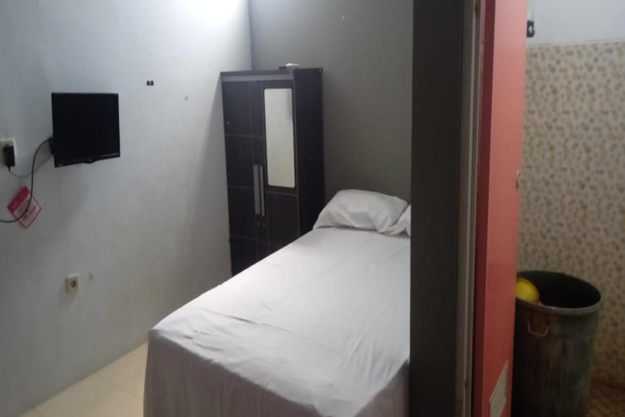 Oyo 90628 Griya Euis Dan Aisha Syari'ah Hotel 2*